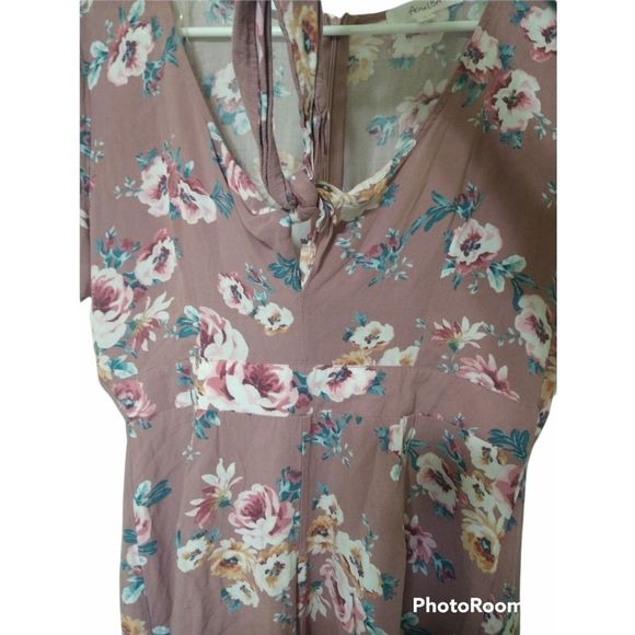 Active USA Floral Romper - Picture 2 of 6